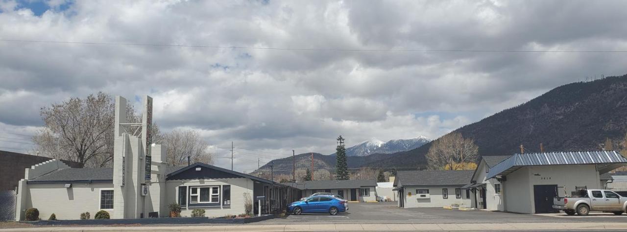 Pinecrest Inn & Suites Flagstaff Exterior photo