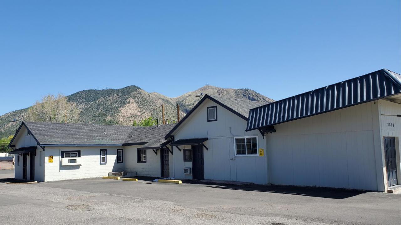 Pinecrest Inn & Suites Flagstaff Exterior photo